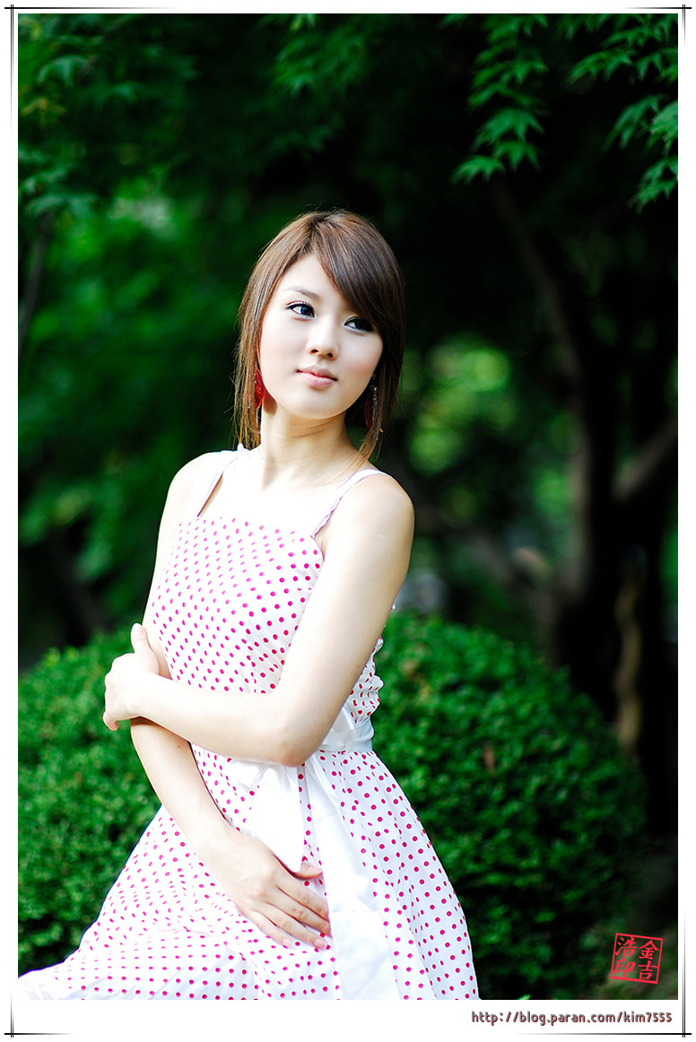 韩国性感美女车模韩美姬